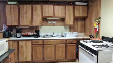 Interior - Kitchen - Lower