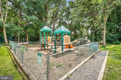 6137 Leesburg Pike unit 103, Falls Church, VA 22041 - photo 4