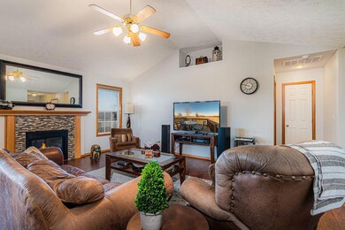 5 Living Room 205NCarlisleDrNixa_-11
