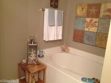 104 Chesapeake Ln, Archdale, NC 27263 - photo 7