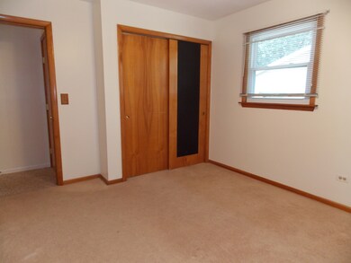 2805 W Grove Ave, Waukegan, IL 60085 - photo 5