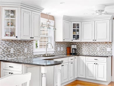 111 Lancaster Ave, Warwick, RI 02886 - photo 4