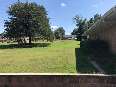 1015 E 9th Place, Cushing, OK 74023 - photo 6