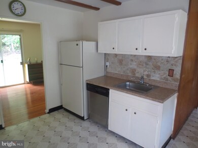 6842 Nashville Rd, Lanham, MD 20706 - photo 4