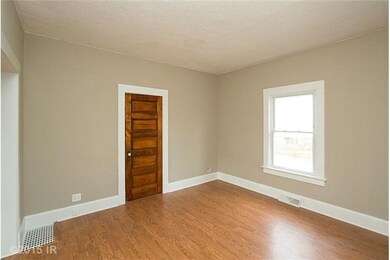 820 E 26th St, Des Moines, IA 50317 - photo 4