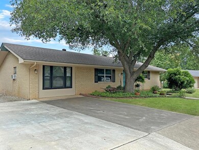 116 W Driftwood Dr, Fredericksburg, TX 78624 - photo 2