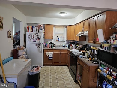 135 Hampshire Rd, Sicklerville, NJ 08081 - photo 2