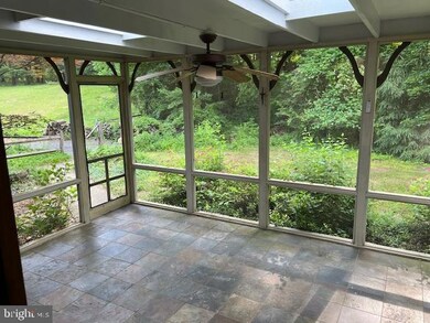 214 Meadow Glen Ln, Reading, PA 19607 - photo 7