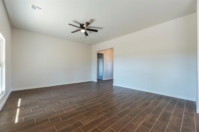 2324 NW 118th St, Village, OK 73120 - photo 6