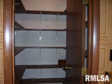 1417 N Logan St, Lincoln, IL 62656 - photo 5