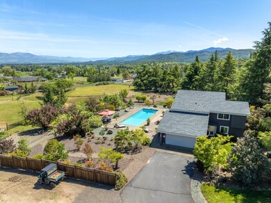 3715 Livingston Rd, Central Point, OR 97502 - photo 4