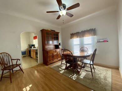 Dining area 1
