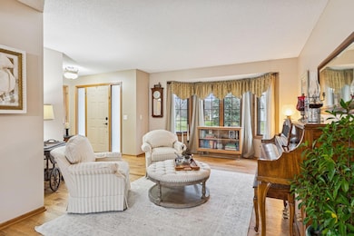 3800 Jamestown Curve, Woodbury, MN 55129 - photo 3