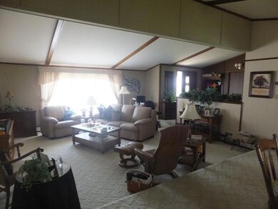 611 W Oak Ave, Glen Ullin, ND 58631 - photo 3