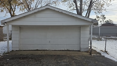 12811 S Elizabeth St, Calumet Park, IL 60827 - photo 5