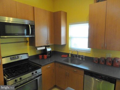 132 N Lakewood Ave, Baltimore, MD 21224 - photo 6