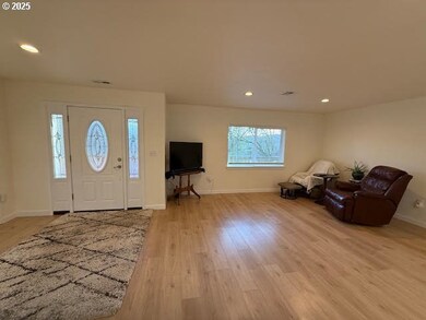 575 Cedar St, Sutherlin, OR 97479 - photo 3