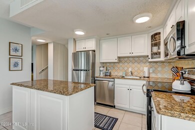 7-web-or-mls-1111 Beach Walker Rd (4 of
