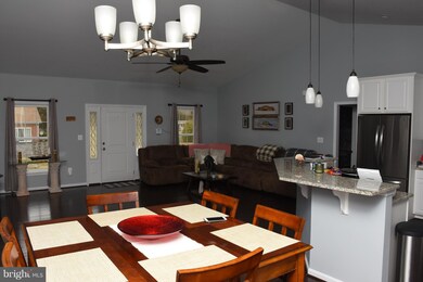 72 Lee St, Colonial Beach, VA 22443 - photo 4