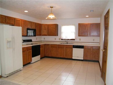 1308 Swan Dr, Franklin, IN 46131 - photo 7