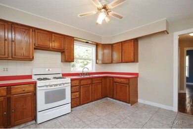 906 Leith Ave, Waukegan, IL 60085 - photo 3