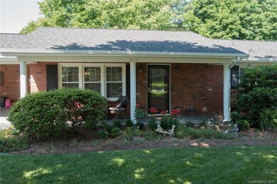 813 Valley St, Statesville, NC 28677 - photo 3