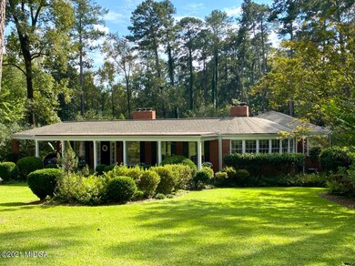 2890 S Hillandale Circle