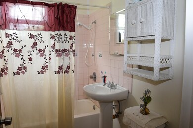 Bathroom DSC_0132
