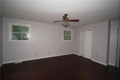 800 Gilley Cir, Manchester, TN 37355 - photo 7