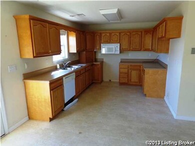 369 Helmwood Cir, Mount Washington, KY 40047 - photo 4