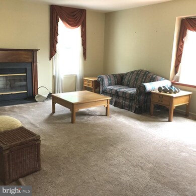 7579 Kimberton Ct, Manassas, VA 20111 - photo 5