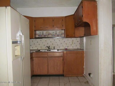 10564 Dove Ln, Jacksonville, FL 32218 - photo 3