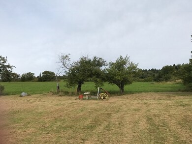 604 Diamond Pond Rd, Colebrook, NH 03576 - photo 4