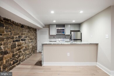 33 Letitia St unit 408, Philadelphia, PA 19106 - photo 3