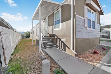 20843 Waalew Rd unit B48, Apple Valley, CA 92307 - photo 3