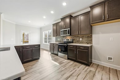 513 Stonewell Ct unit 38, Pleasant Garden, NC 27313 - photo 7