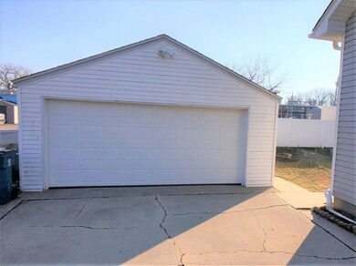 8831 Kleinman Rd, Highland, IN 46322 - photo 2