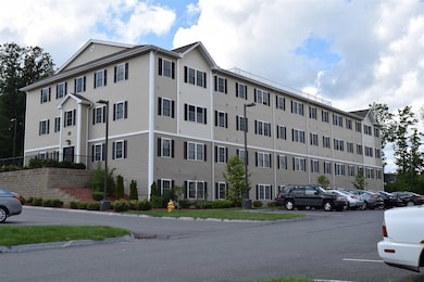 80 Sentinel Ct unit 201, Manchester, NH 03103 - photo 4