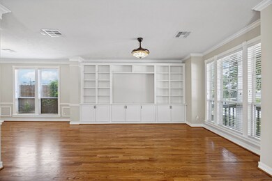 875 Fisher St, Houston, TX 77018 - photo 3