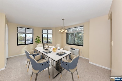 ENTERTAINMENT SIZED DINING AREA