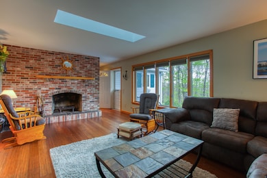 9 Cliff Rd, Boothbay, ME 04537 - photo 4