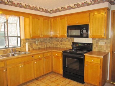 8050 Monrovia St, Lenexa, KS 66215 - photo 4