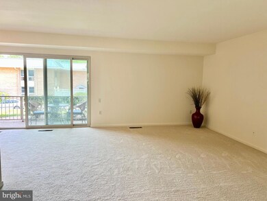 3364 Gleneagles Dr unit 711F, Silver Spring, MD 20906 - photo 2