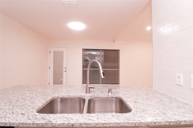 8028 Cannonwood Dr, Fort Worth, TX 76137 - photo 4