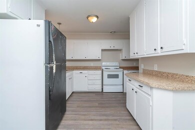 656 Pine St, Hurst, TX 76053 - photo 4