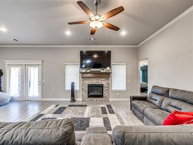 Living area with visible vents, hardwood / wood-st