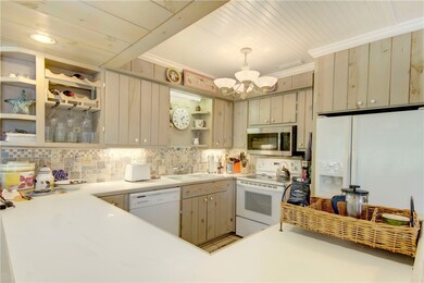 913 Mallery St, Saint Simons Island, GA 31522 - photo 2