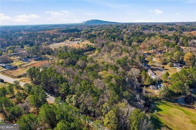 1081 Cole Dr SW, Lilburn, GA 30047 - photo 5