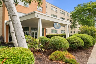 Harbour House Condominiums unit E2, New London, CT 06320 - photo 4