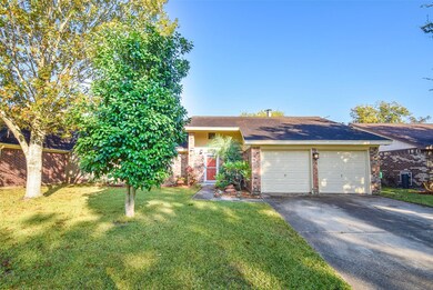 1055 Westglen Dr, Alvin, TX 77511 - photo 3